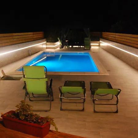 Apartment Sibenik 4166C * Razine